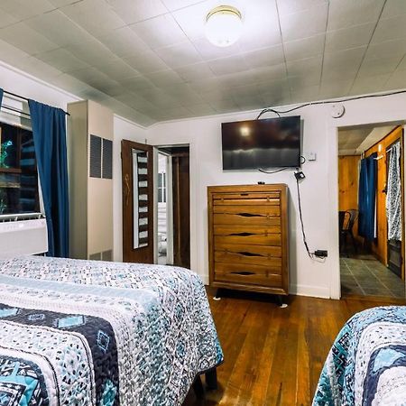 Log Cabin Motor Court แอชวิลล์ ภายนอก รูปภาพ