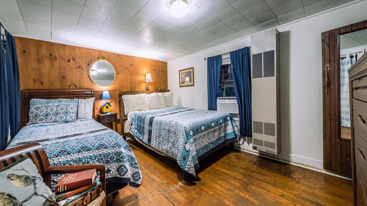 Log Cabin Motor Court แอชวิลล์ ภายนอก รูปภาพ