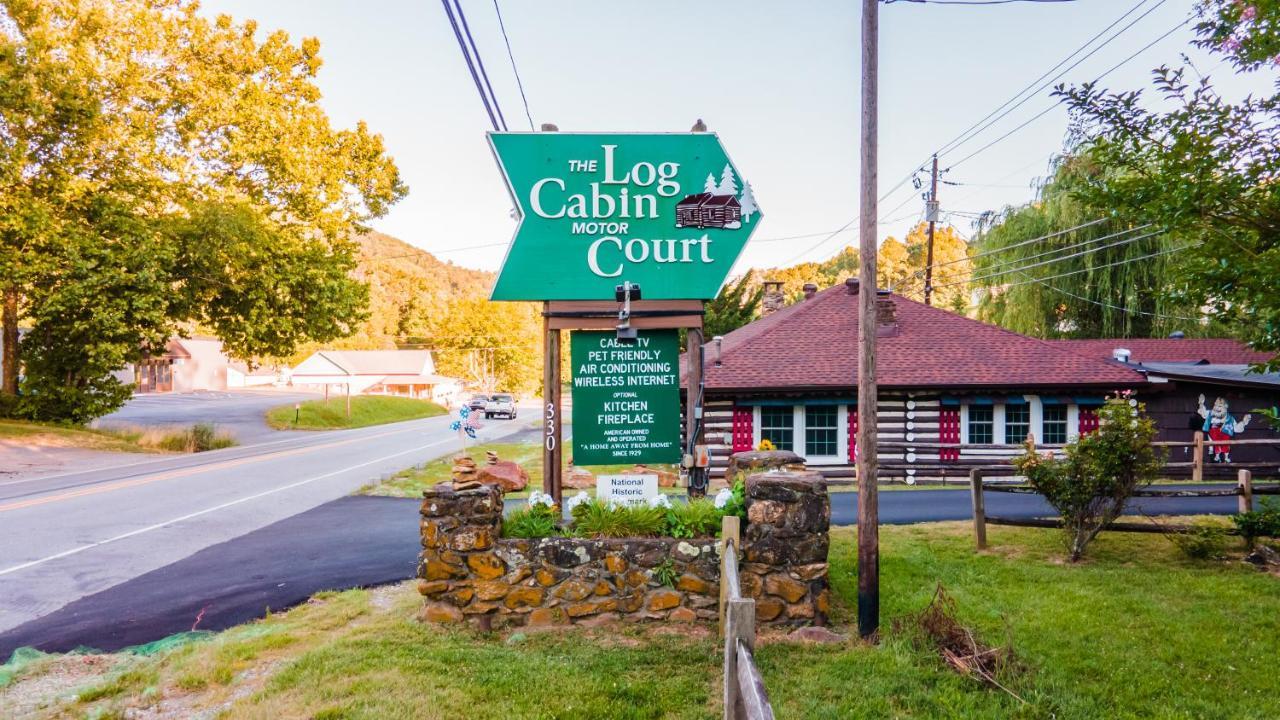 Log Cabin Motor Court แอชวิลล์ ภายนอก รูปภาพ