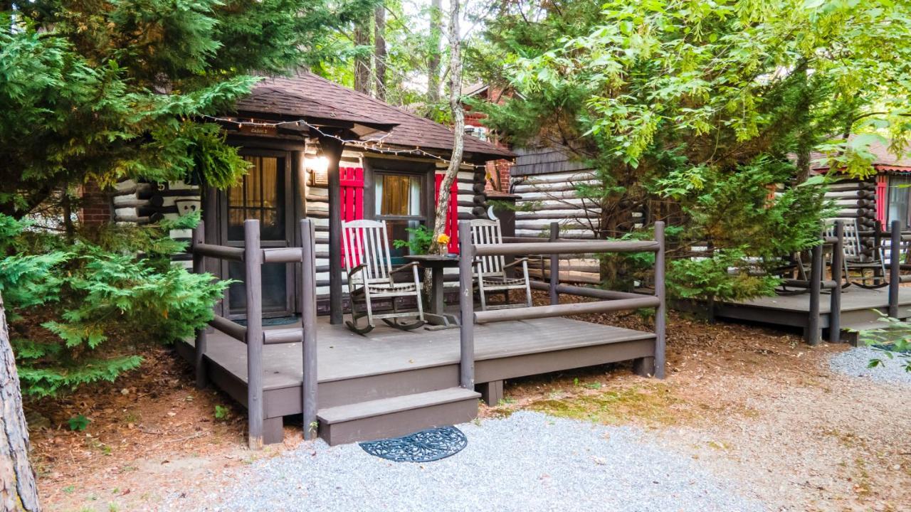 Log Cabin Motor Court แอชวิลล์ ภายนอก รูปภาพ