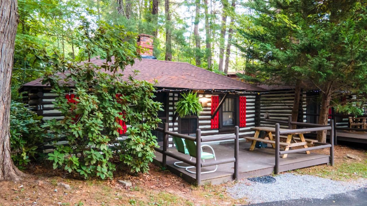 Log Cabin Motor Court แอชวิลล์ ภายนอก รูปภาพ