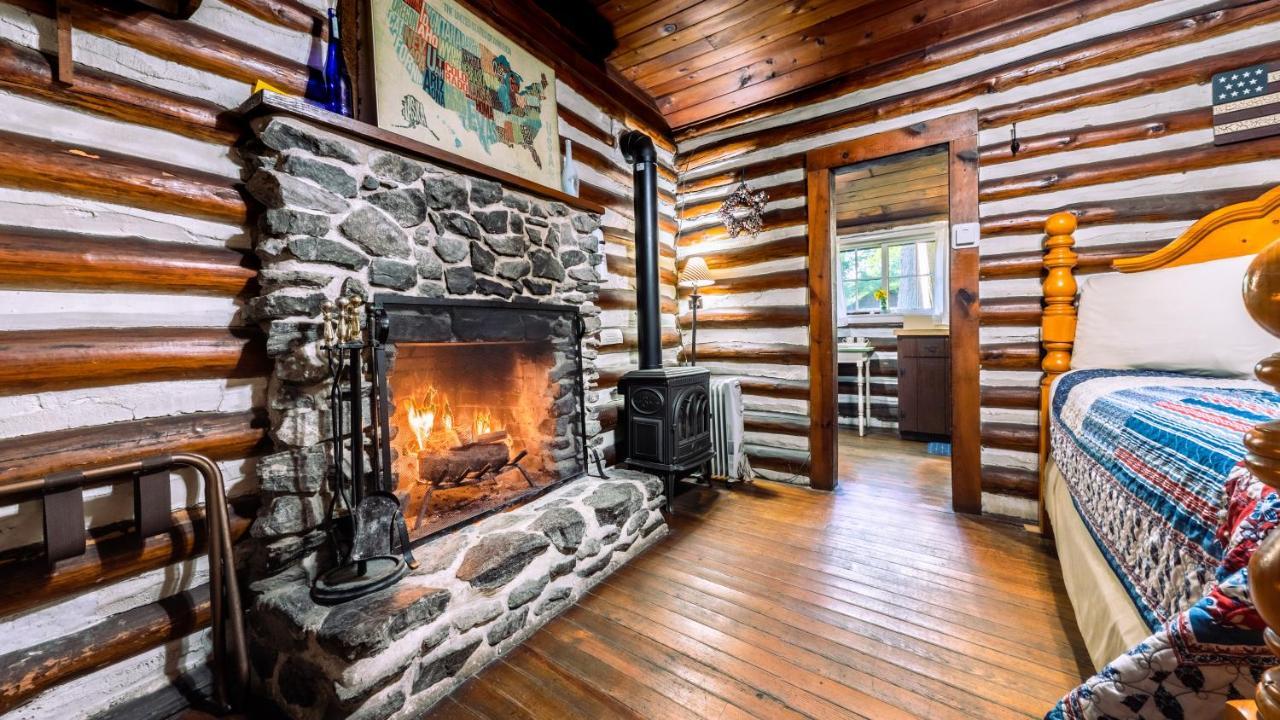Log Cabin Motor Court แอชวิลล์ ภายนอก รูปภาพ