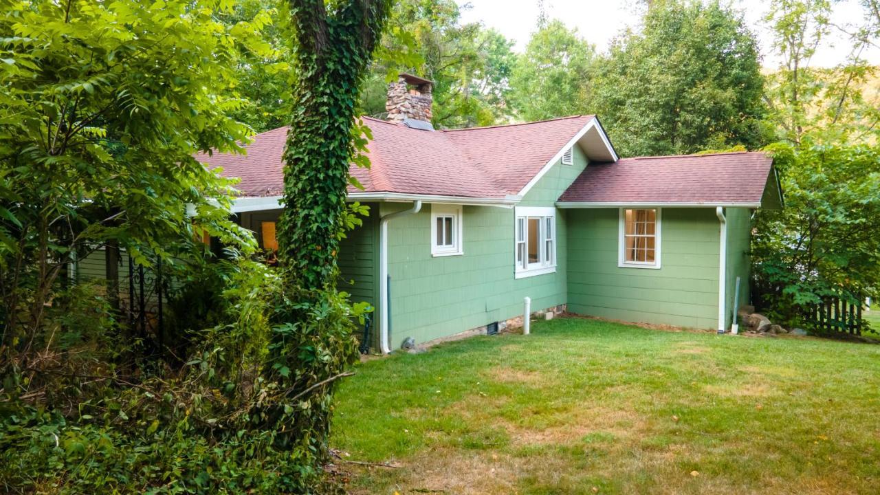 Log Cabin Motor Court แอชวิลล์ ภายนอก รูปภาพ
