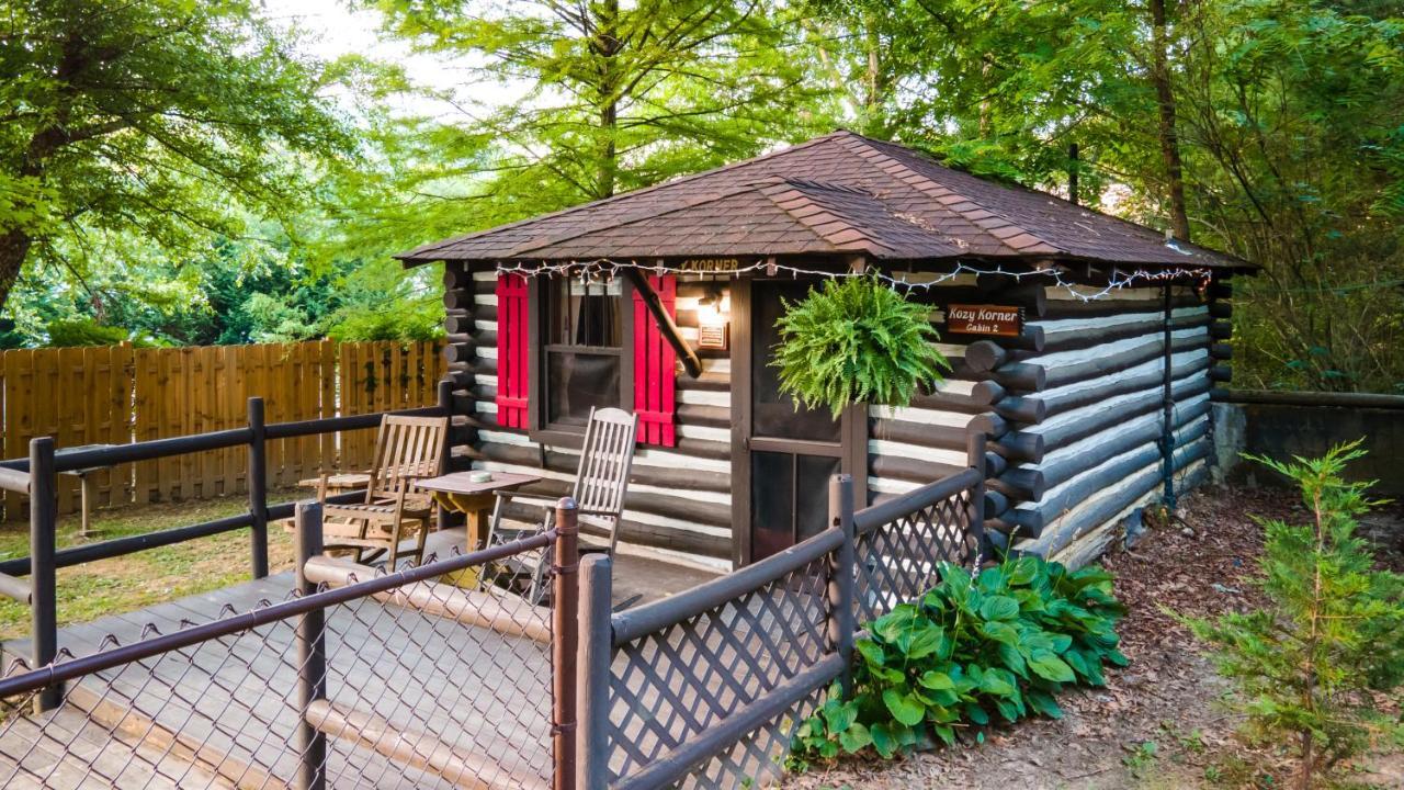 Log Cabin Motor Court แอชวิลล์ ภายนอก รูปภาพ