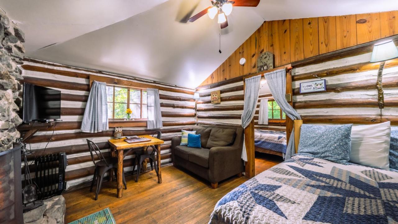 Log Cabin Motor Court แอชวิลล์ ภายนอก รูปภาพ