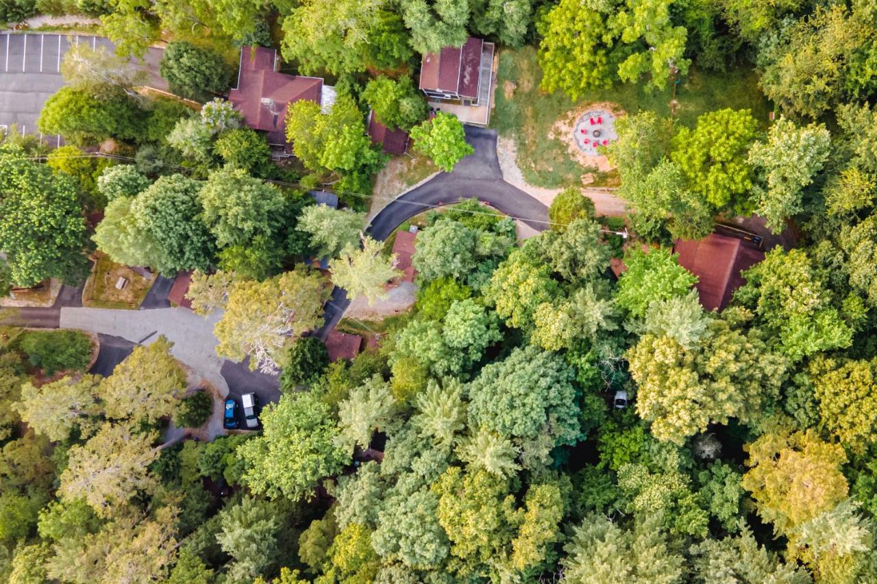 Log Cabin Motor Court แอชวิลล์ ภายนอก รูปภาพ